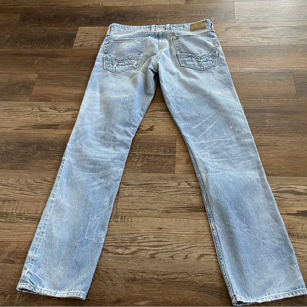 Guess slim straight jeans 32